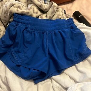 Blue lululemon 2.5 low rise hotty hot shorts-size 4